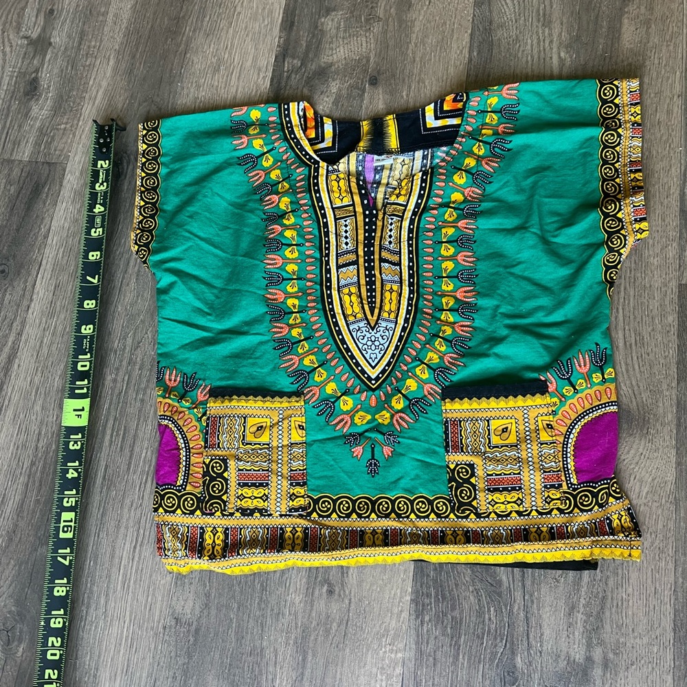 CHILD’S DASHIKI SIZE MEDIUM